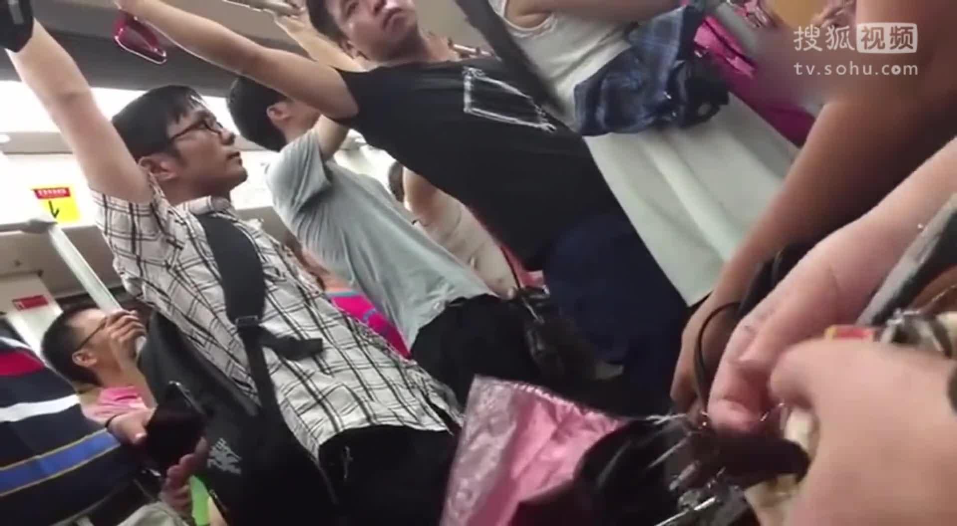 最新猥琐男顶臀视频