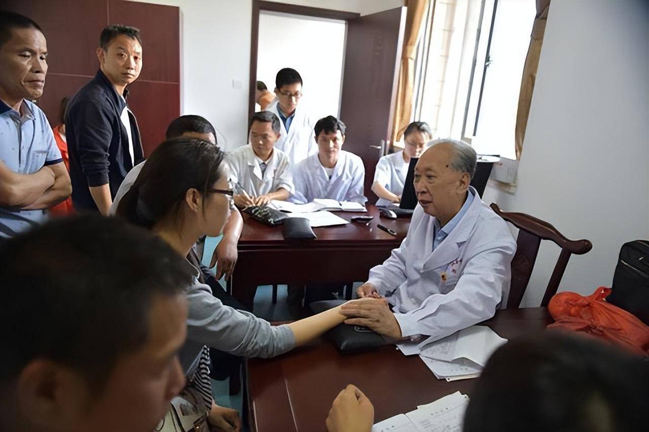 伍炳彩教授最新医案
